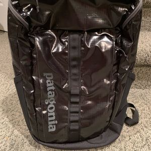 patagonia black hole H2O-proof backpack